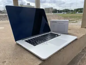 Laptop Apple MacBook Pro 2015 16GB Intel Core i7 SSD 512GB