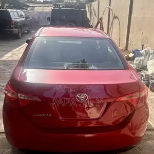 Toyota Corolla LE (1.8L 4cyl 2A) 2018 Red