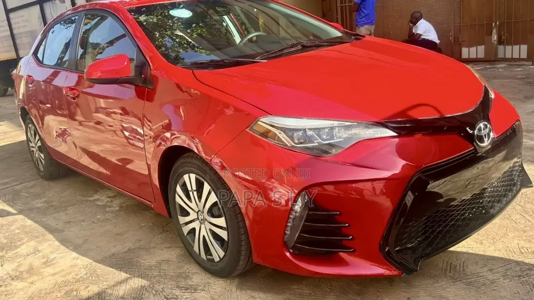 Toyota Corolla LE (1.8L 4cyl 2A) 2018 Red