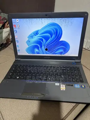 Laptop Samsung RC520 8GB Intel Core i5 HDD+SSD 128GB