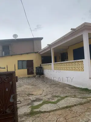 3bdrm House in Dansoman, Maama's Inn for sale