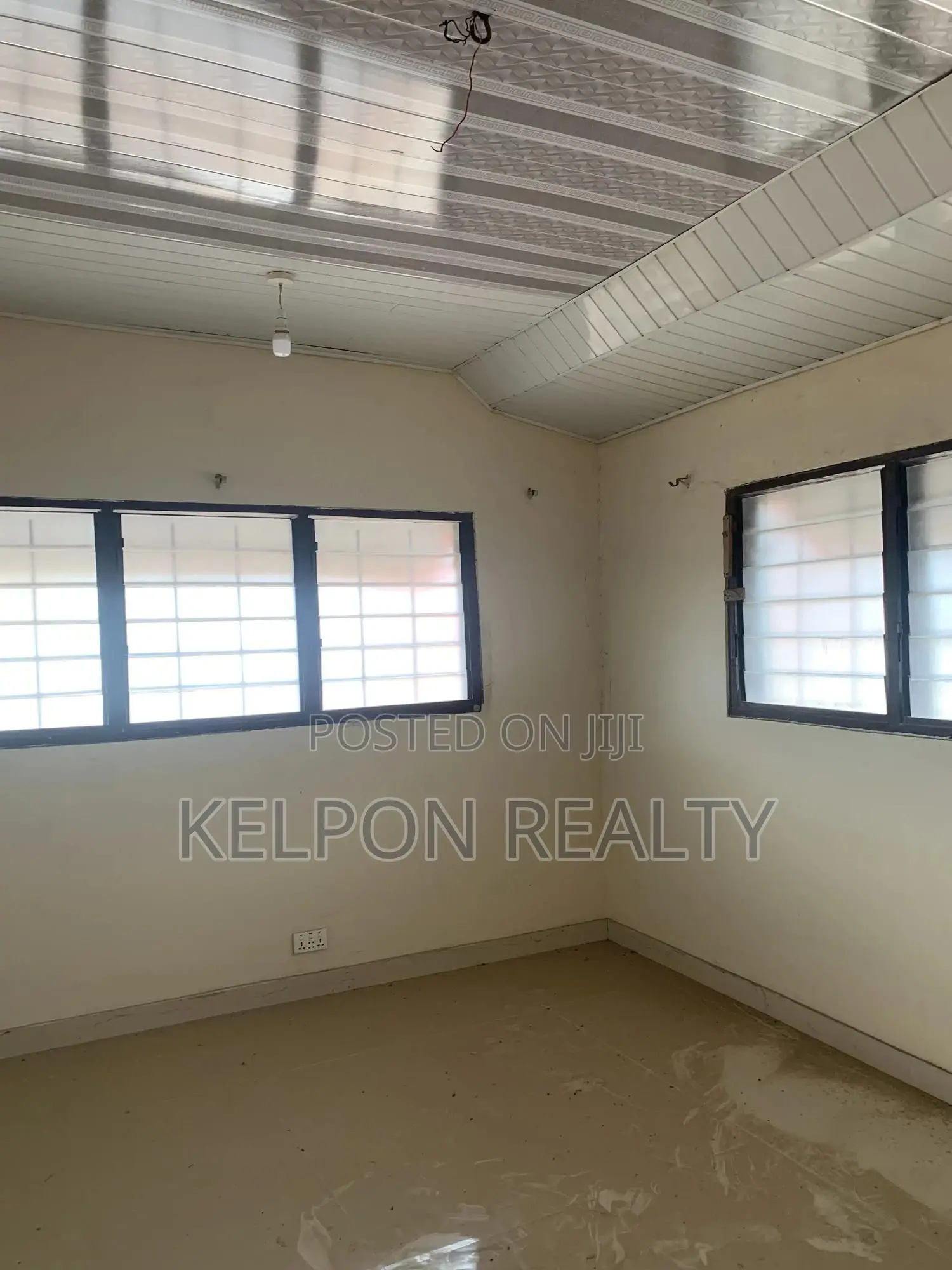 4bdrm House in First Stop, Accra Metropolitan for rent