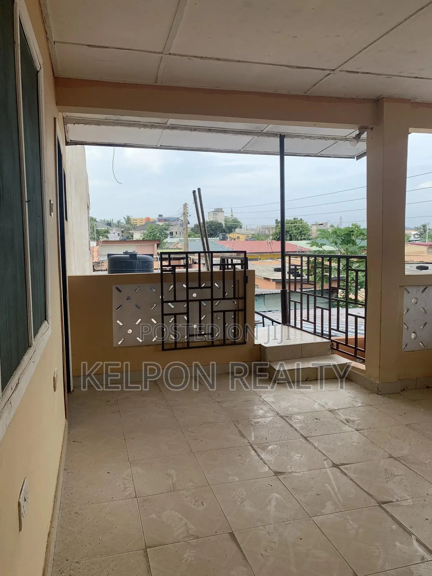 4bdrm House in First Stop, Accra Metropolitan for rent