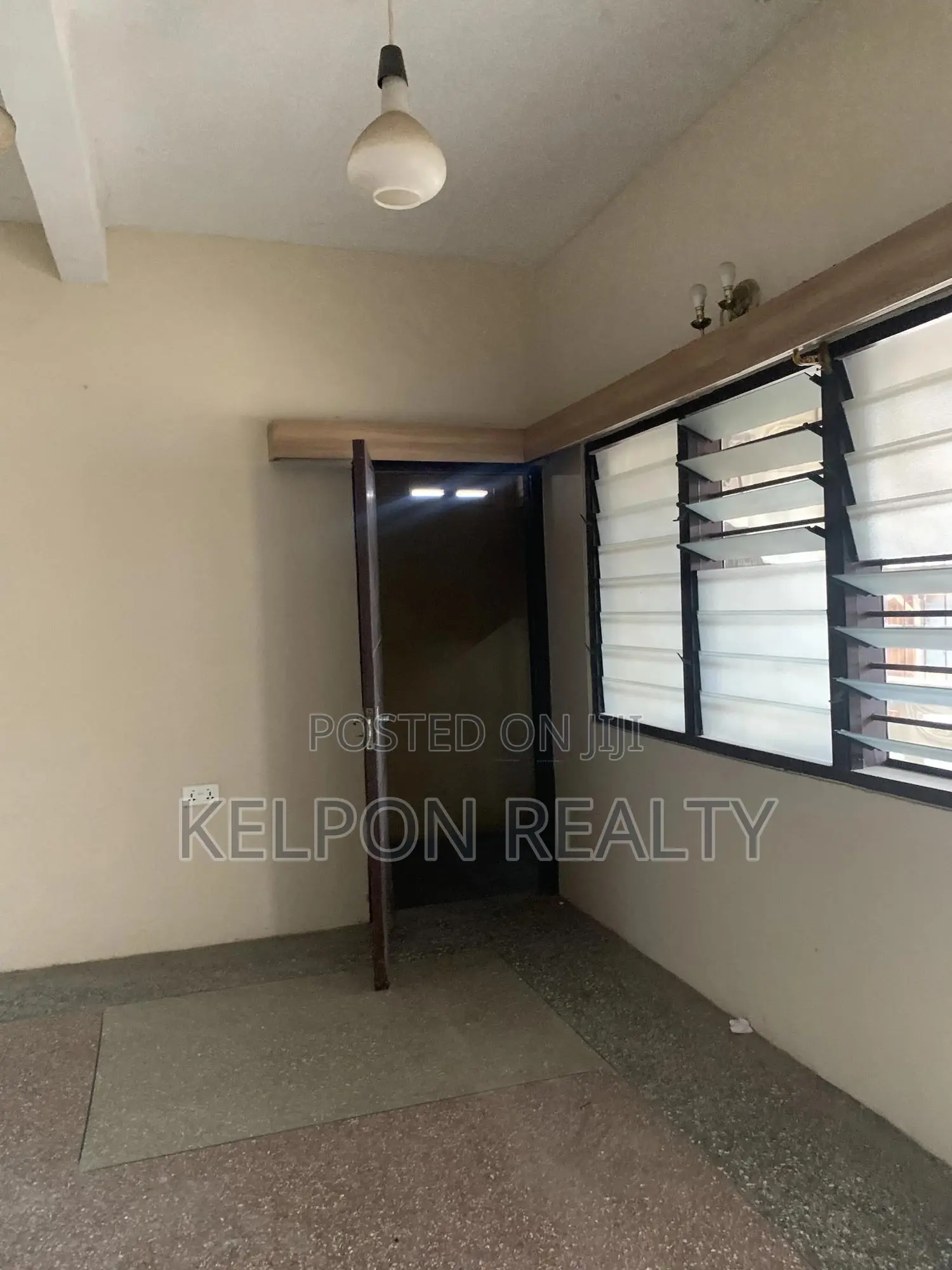 4bdrm House in First Stop, Accra Metropolitan for rent