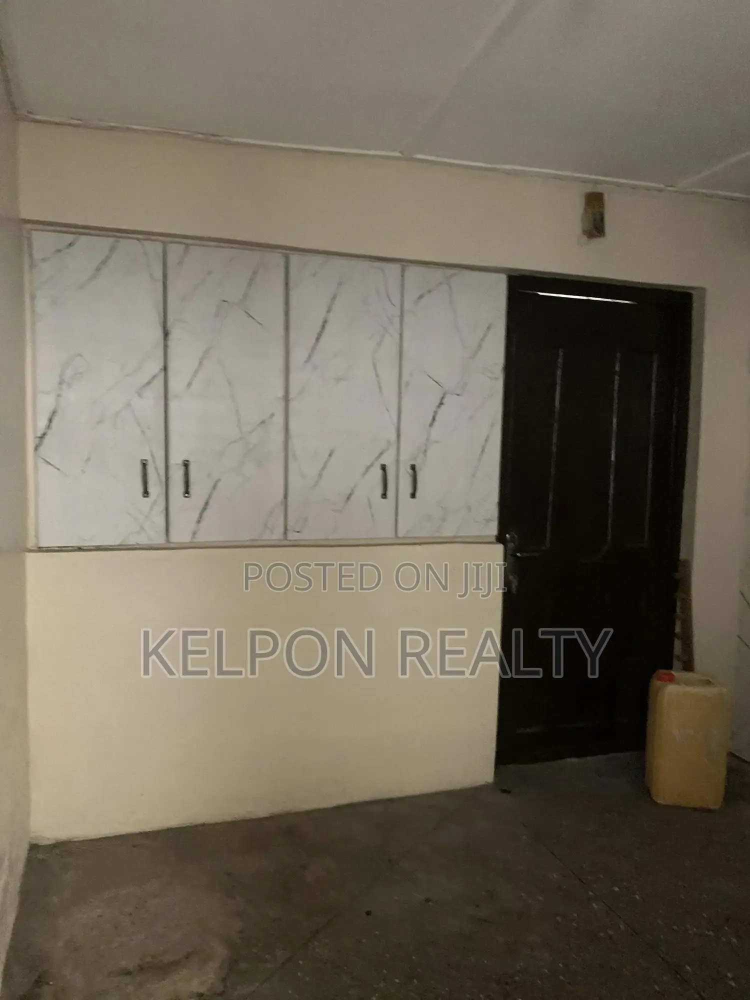 4bdrm House in First Stop, Accra Metropolitan for rent