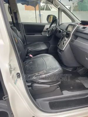 Toyota Voxy 2011 White
