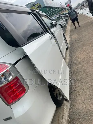 Toyota Voxy 2011 White
