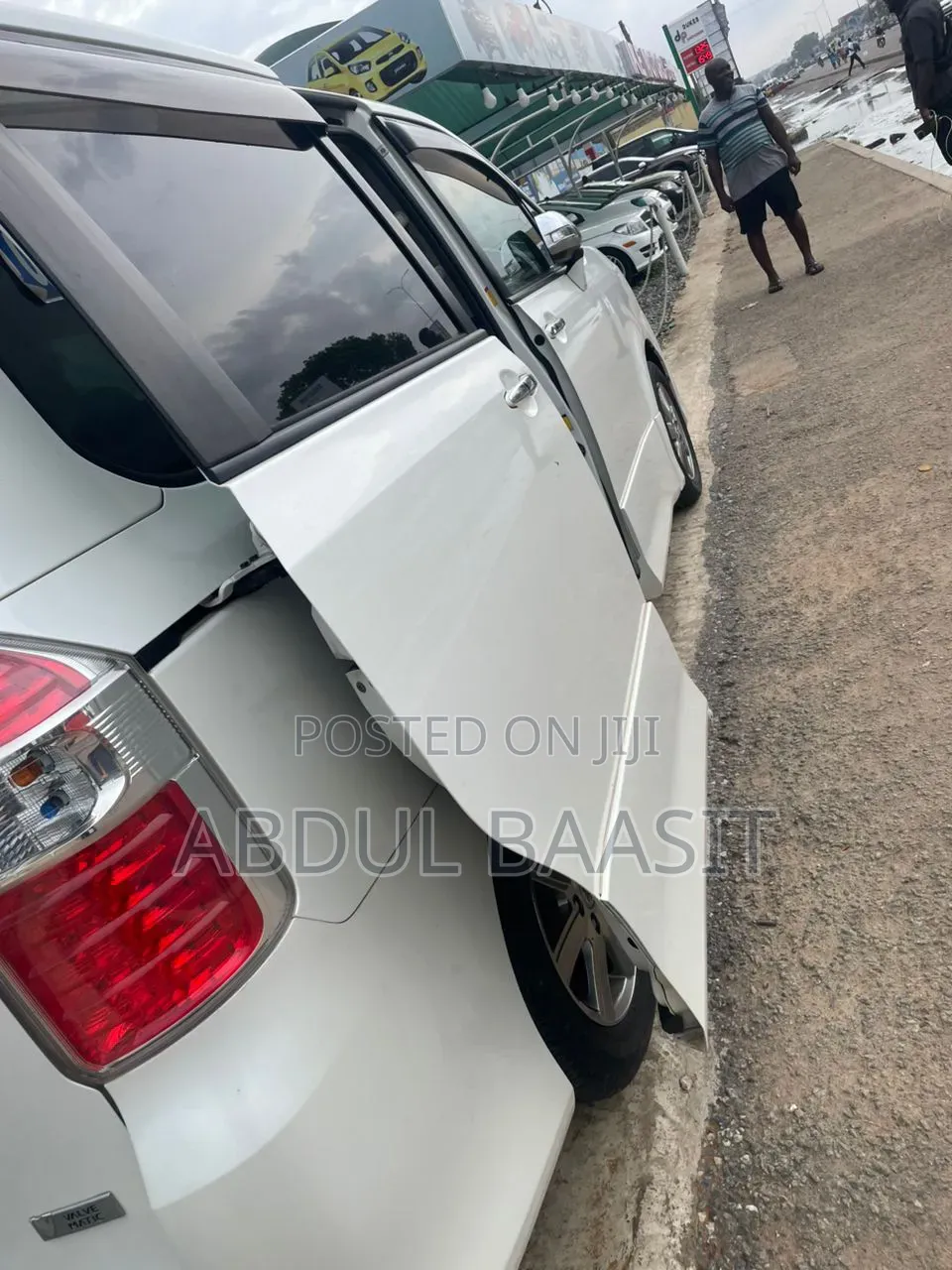 Toyota Voxy 2011 White
