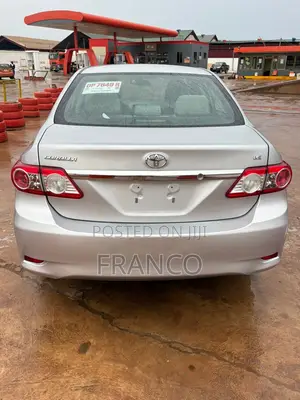 Toyota Corolla LE 4dr Sedan (1.8L 4cyl 4A) 2012 Silver
