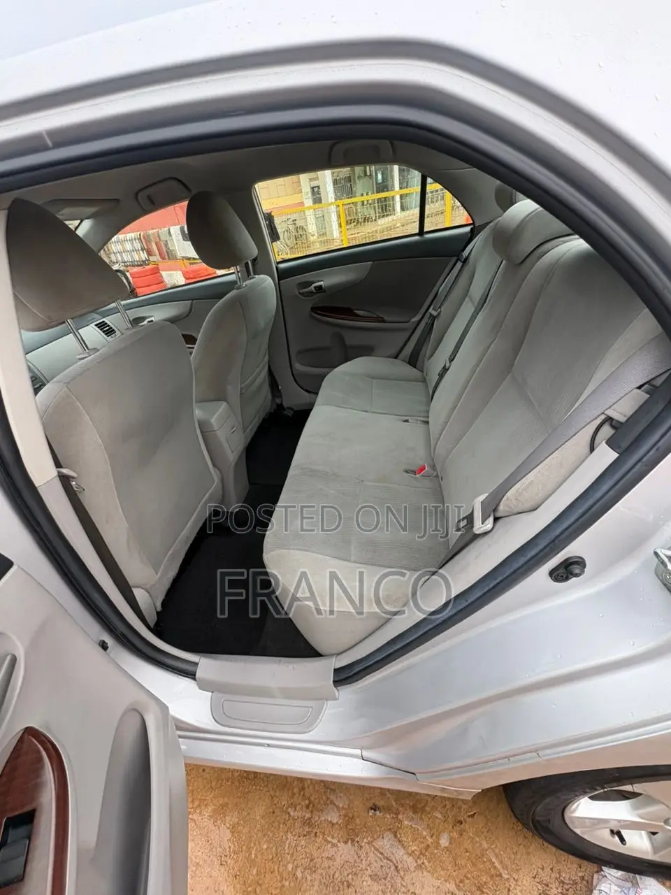 Toyota Corolla LE 4dr Sedan (1.8L 4cyl 4A) 2012 Silver