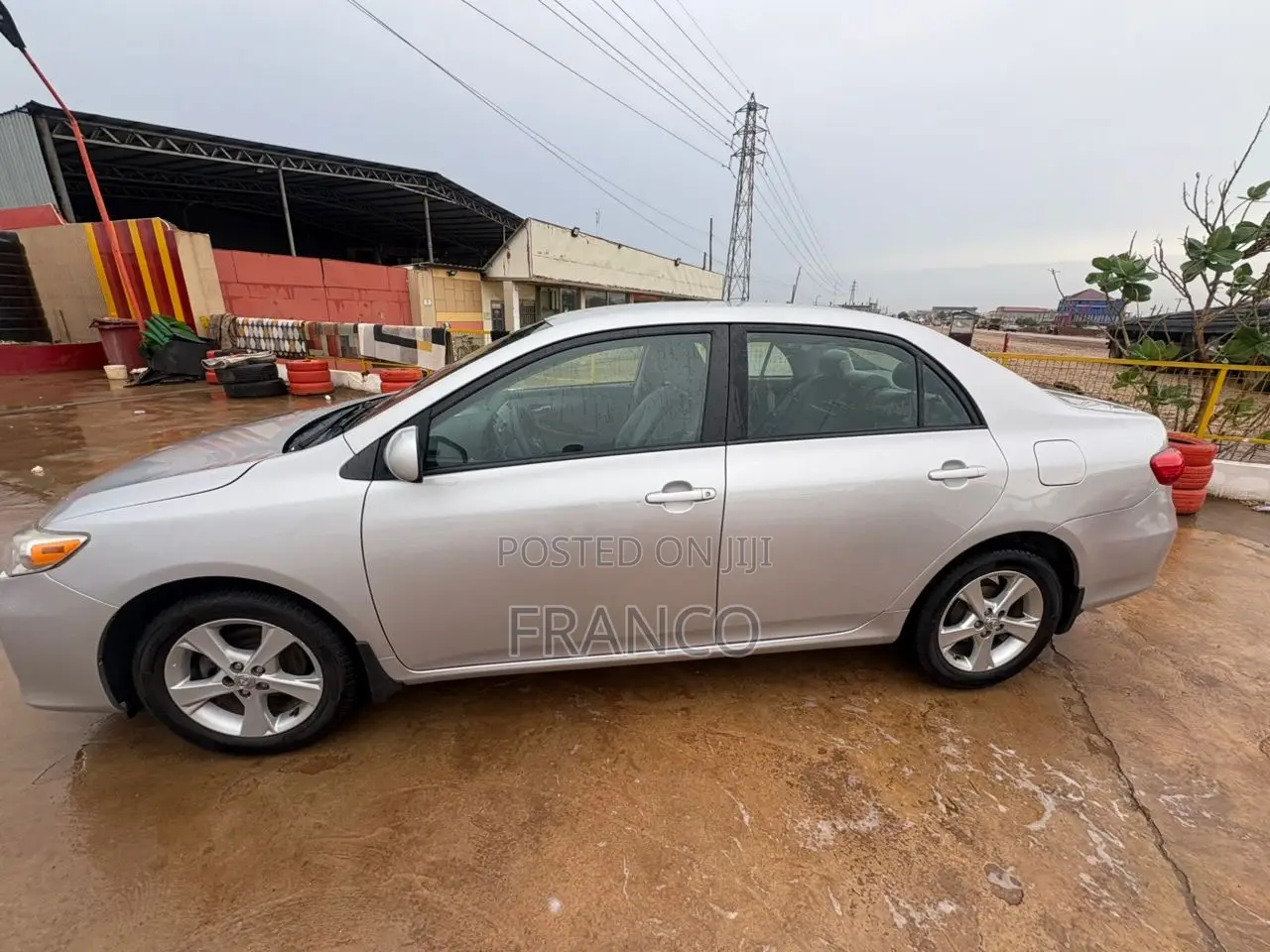 Toyota Corolla LE 4dr Sedan (1.8L 4cyl 4A) 2012 Silver