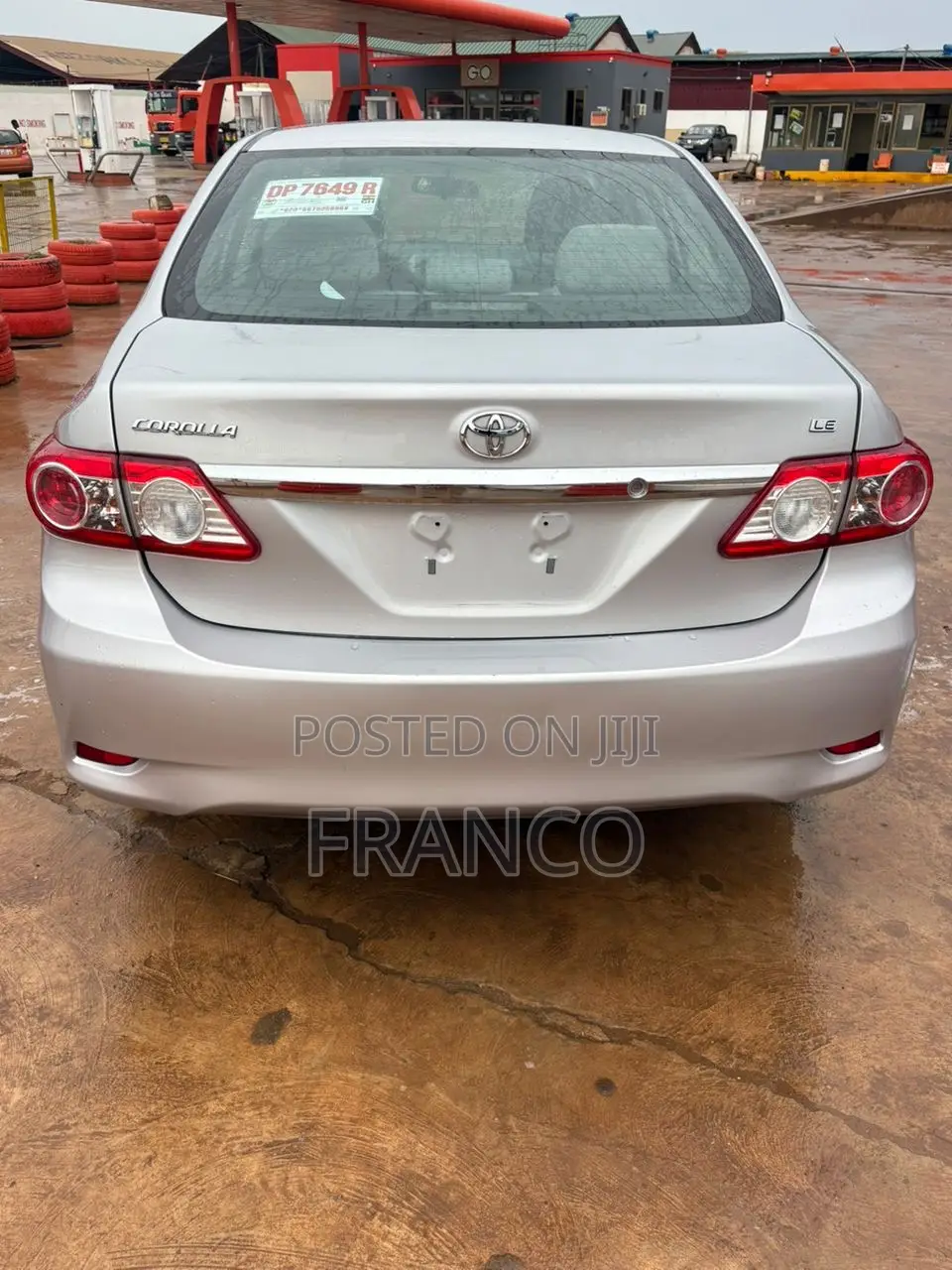 Toyota Corolla LE 4dr Sedan (1.8L 4cyl 4A) 2012 Silver