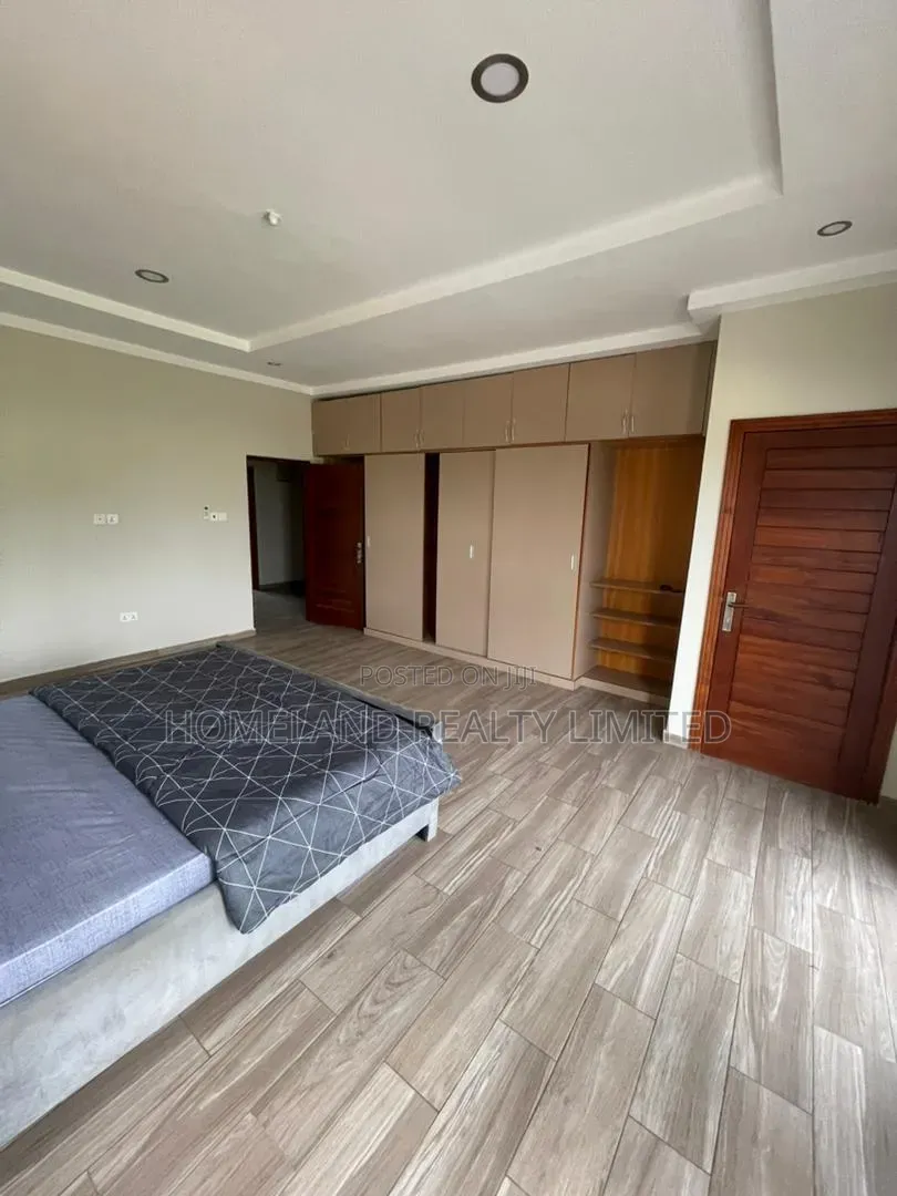 4bdrm Duplex in Westland, Police Station for rent