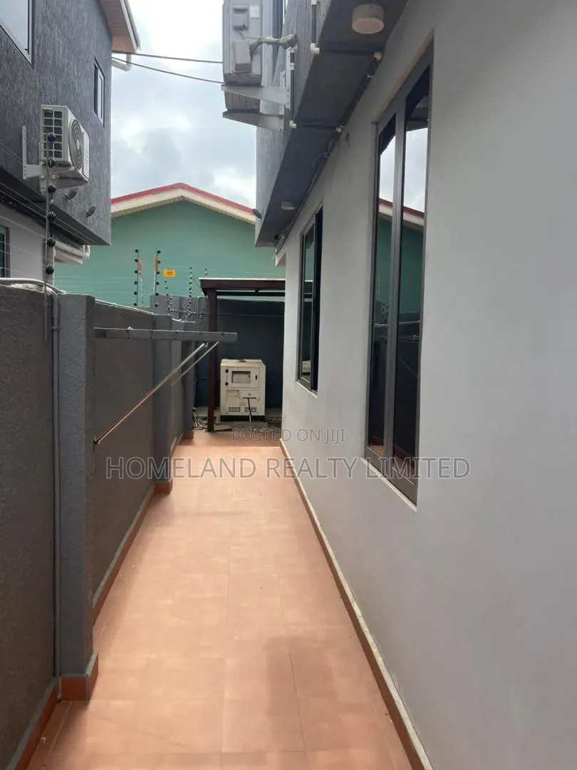 4bdrm Duplex in Westland, Police Station for rent