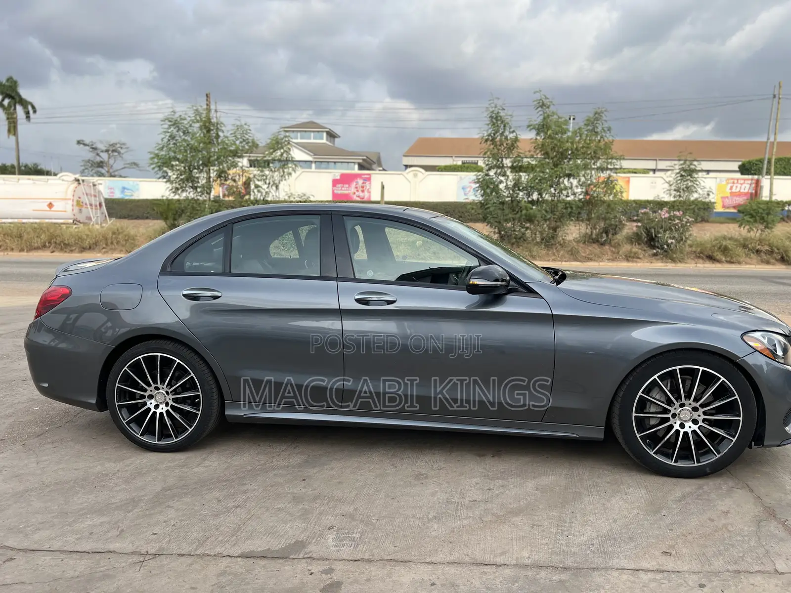 Mercedes-Benz C300 Luxury 4matic Sedan AWD (2.0L 4cyl 7A) 2017 Gray