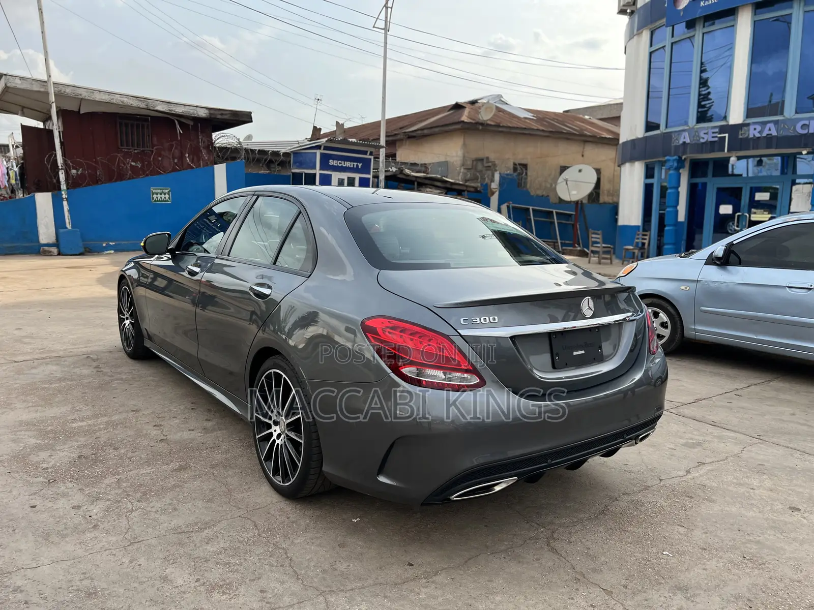 Mercedes-Benz C300 Luxury 4matic Sedan AWD (2.0L 4cyl 7A) 2017 Gray