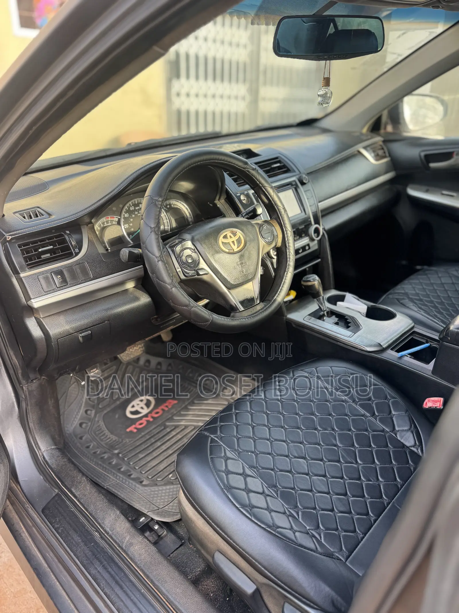 Toyota Camry SE 4dr Sedan (2.5L 4cyl 6A) 2012 Gray