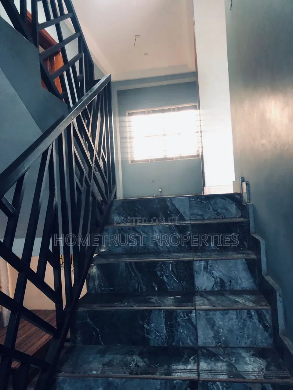 4bdrm Duplex in Lapaz, Nyanmekye for rent