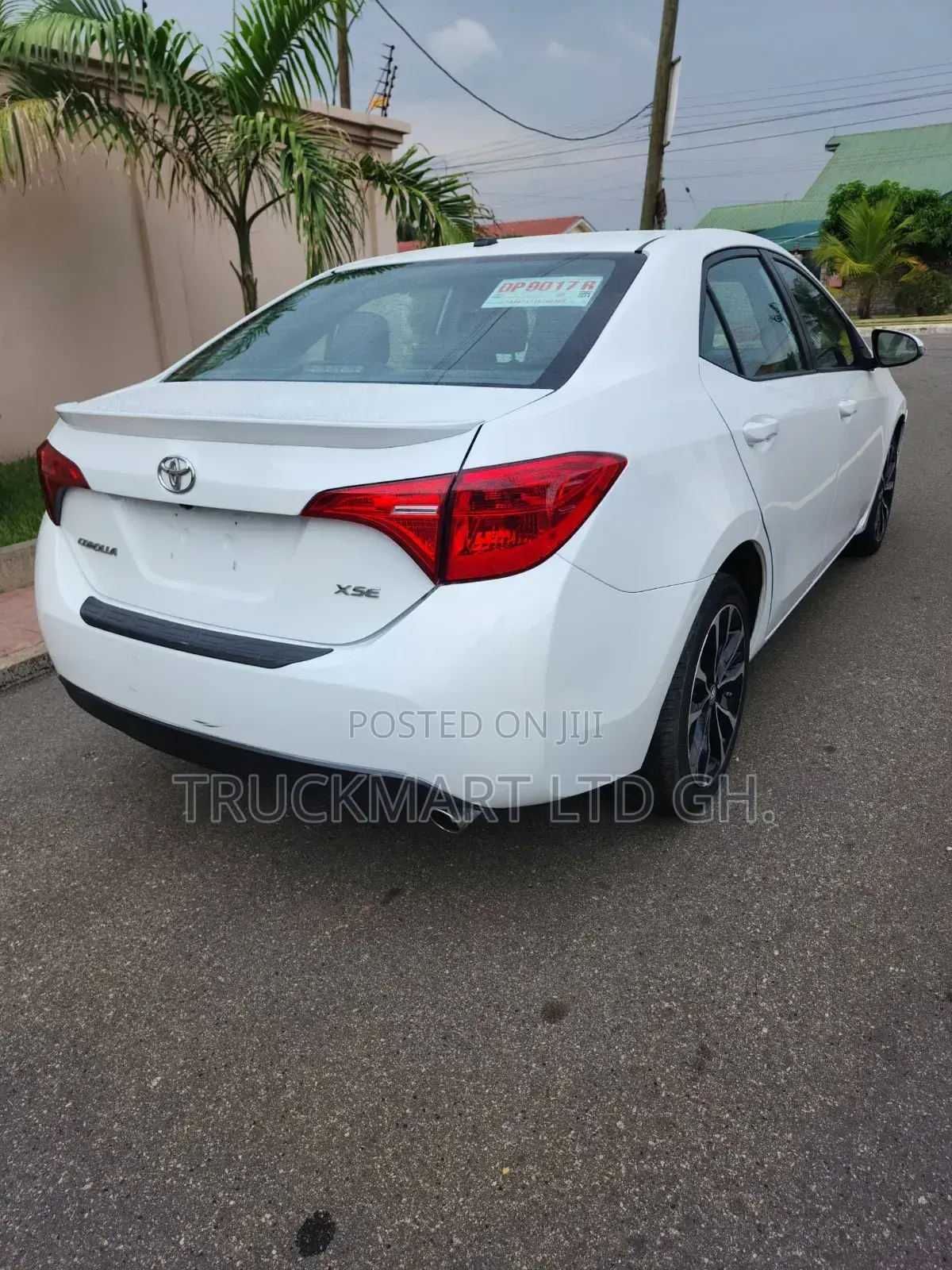 Toyota Corolla XSE 4dr Sedan (1.8L 4cyl CVT) 2017 White