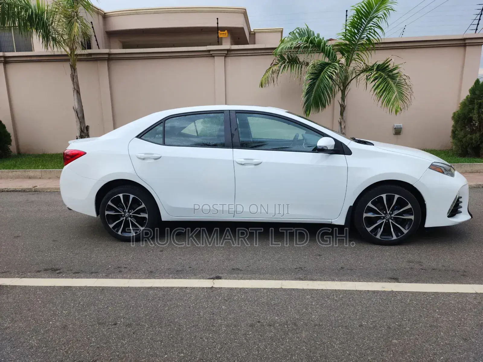 Toyota Corolla XSE 4dr Sedan (1.8L 4cyl CVT) 2017 White