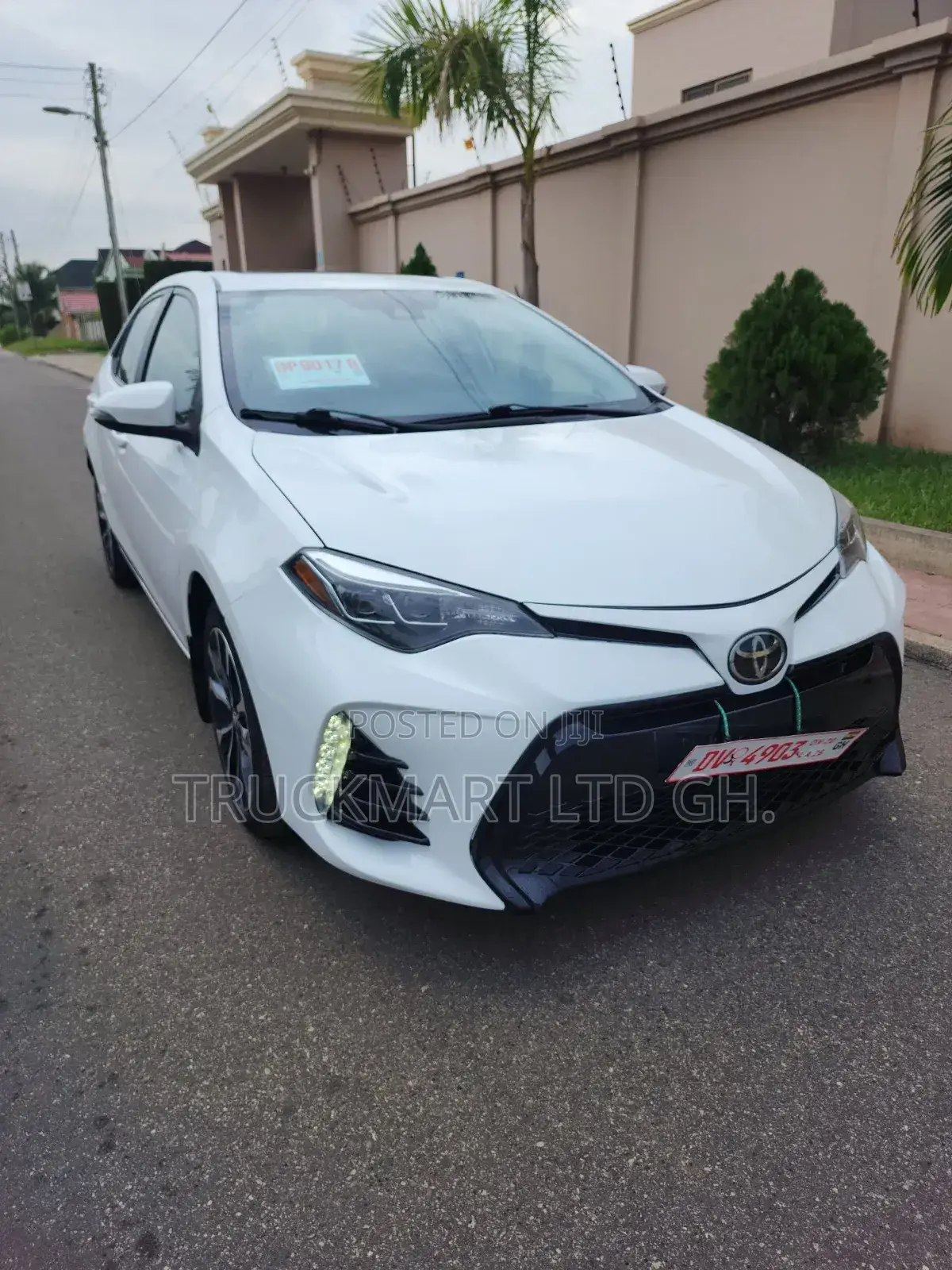Toyota Corolla XSE 4dr Sedan (1.8L 4cyl CVT) 2017 White