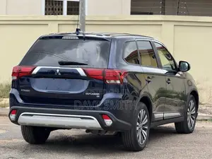 Mitsubishi Outlander SE FWD 2019 Blue