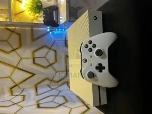 Xbox One S 1tb With 17 Games Installed