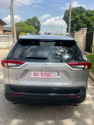 Toyota RAV4 XLE 2022 Gray