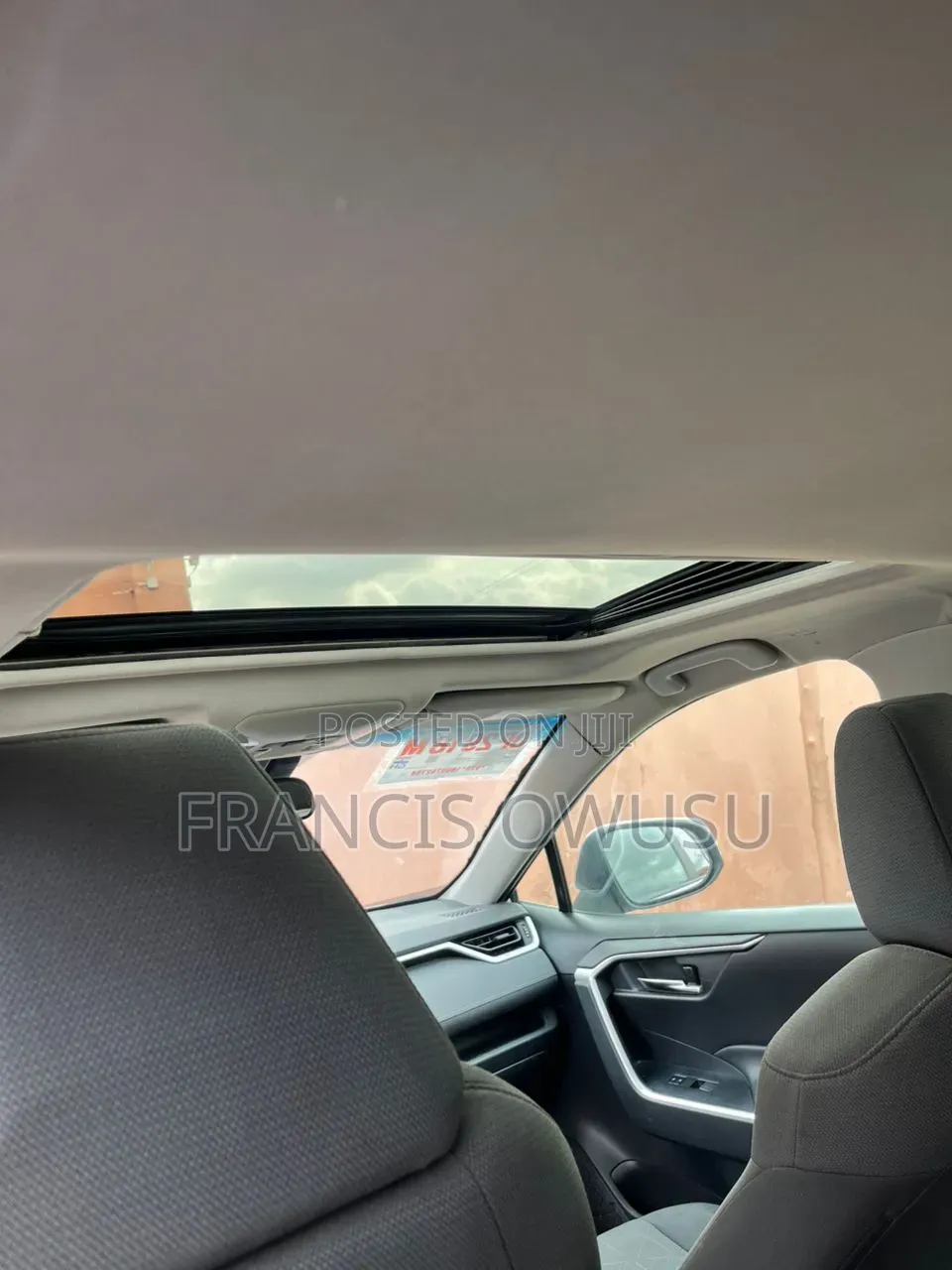 Toyota RAV4 XLE 2022 Gray