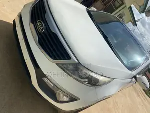 Kia Sportage SX 4dr SUV (2.0L 4cyl Turbo 6A) 2012 White