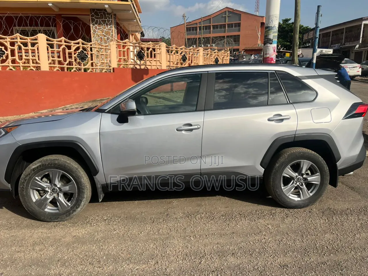 Toyota RAV4 XLE 2022 Gray