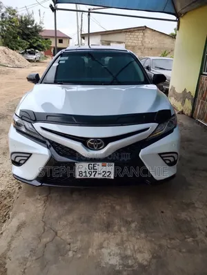 Toyota Camry 2018 White
