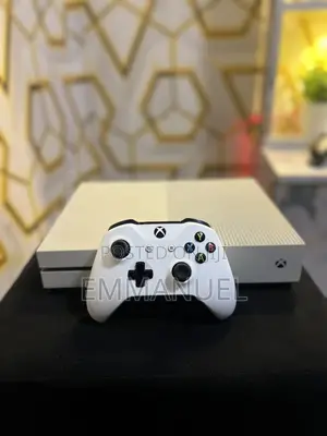 Clean Xbox One S With 17 Installed Games 1tb
