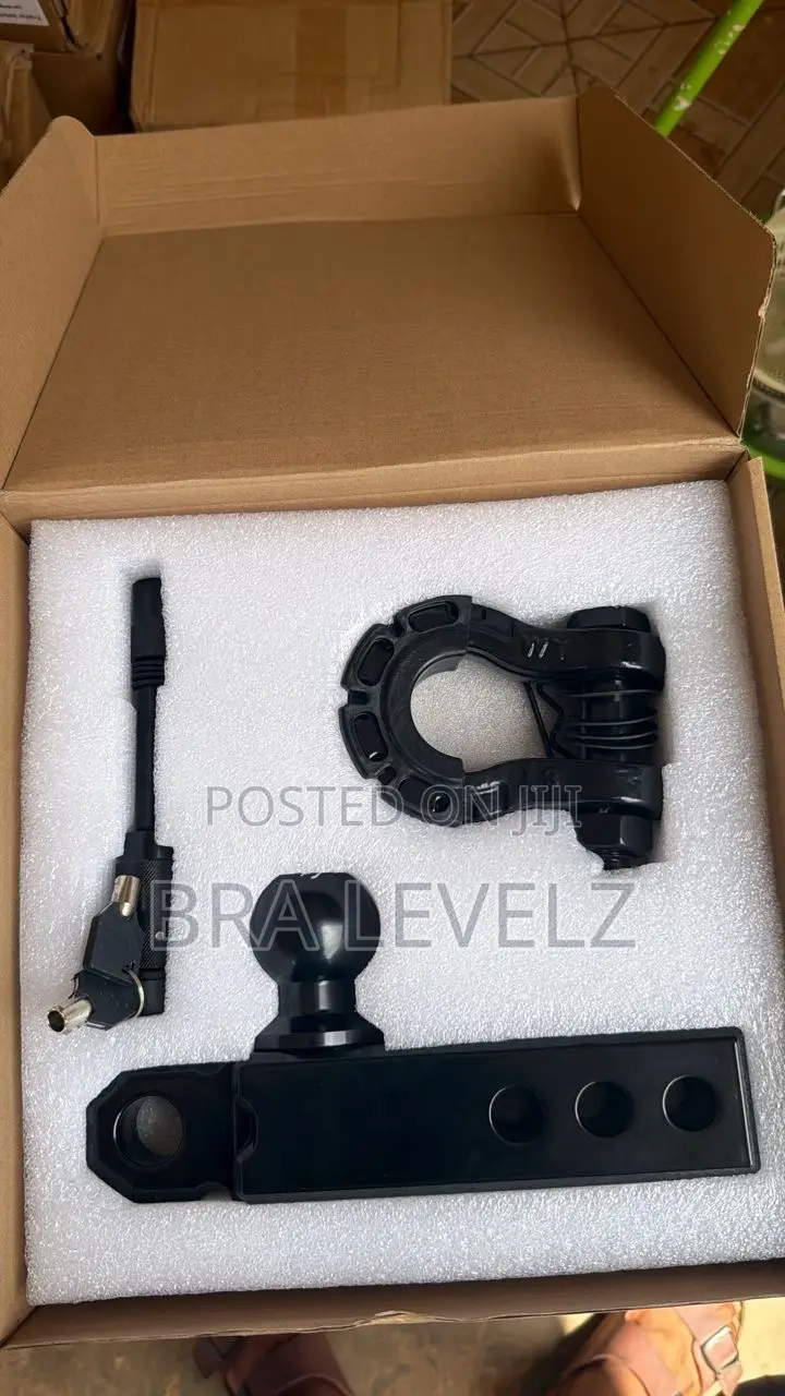 Shackle Hitch Receiver / Towing Bar