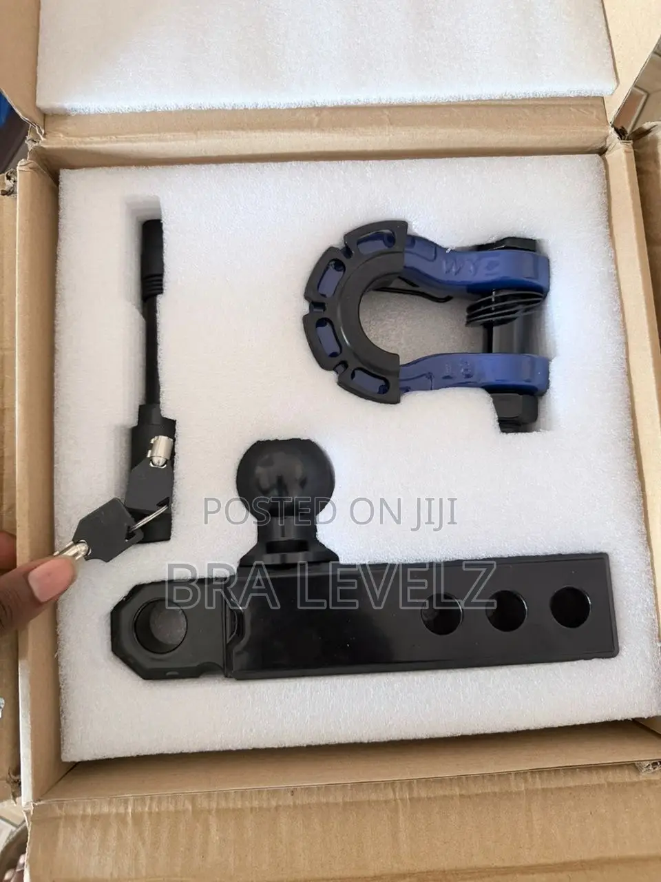 Shackle Hitch Receiver / Towing Bar
