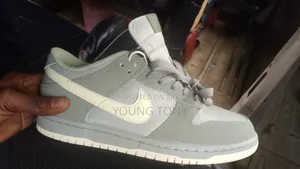Nike Duke Low Sb Olive Aura