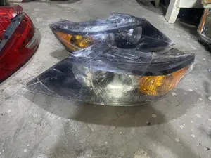 Kia Sorento 2012 Headlight Pair