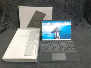 New Microsoft Surface Pro 5 8GB Intel Core i5 SSHD (Hybrid) 256GB