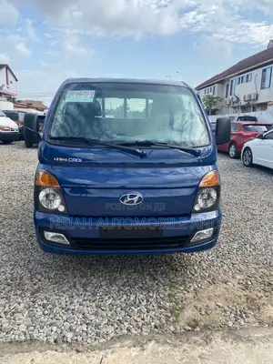 Hyundai H1 2015 Blue