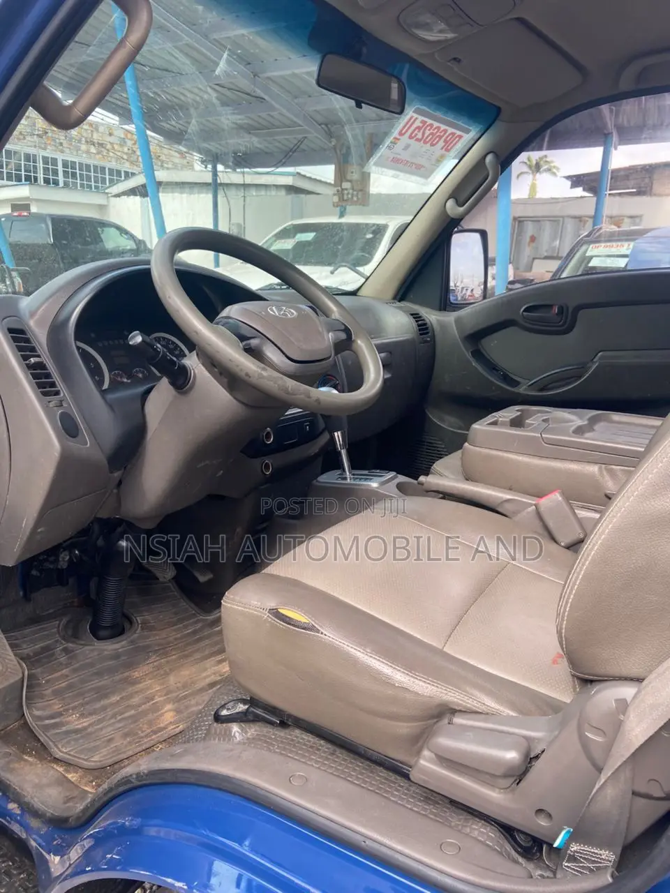 Hyundai H1 2015 Blue