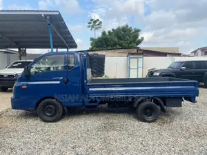Hyundai H1 2015 Blue