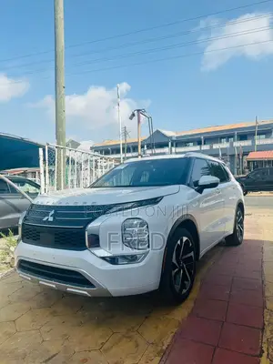 Mitsubishi Outlander SEL 2022 White