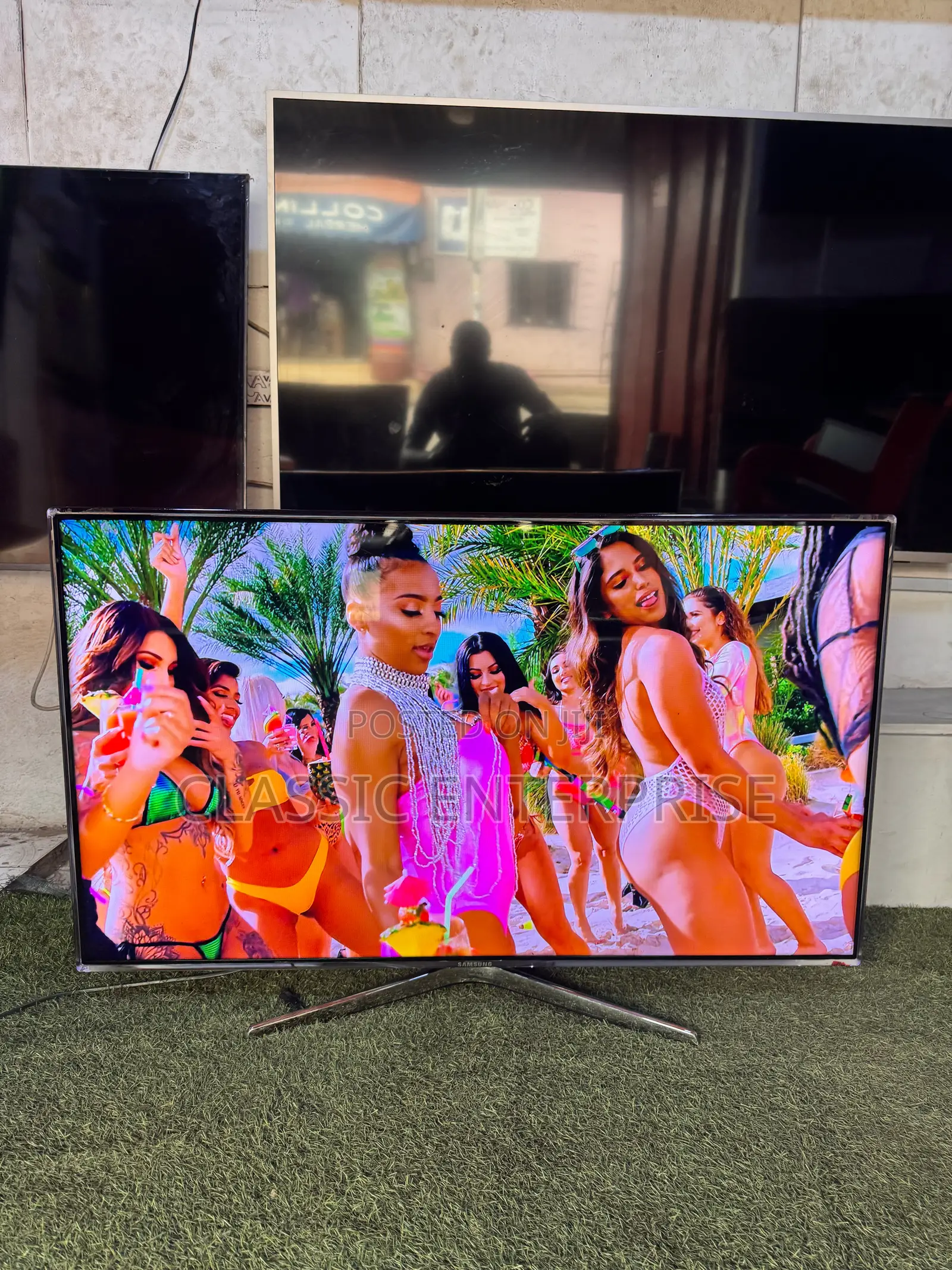 Samsung 48 Inches Smart Digital Satellite Led Tv Over 300 Free Chanls