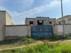 8bdrm House in Prampram for sale