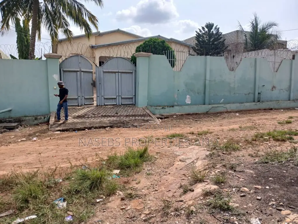 5bdrm House in Gbawe for sale
