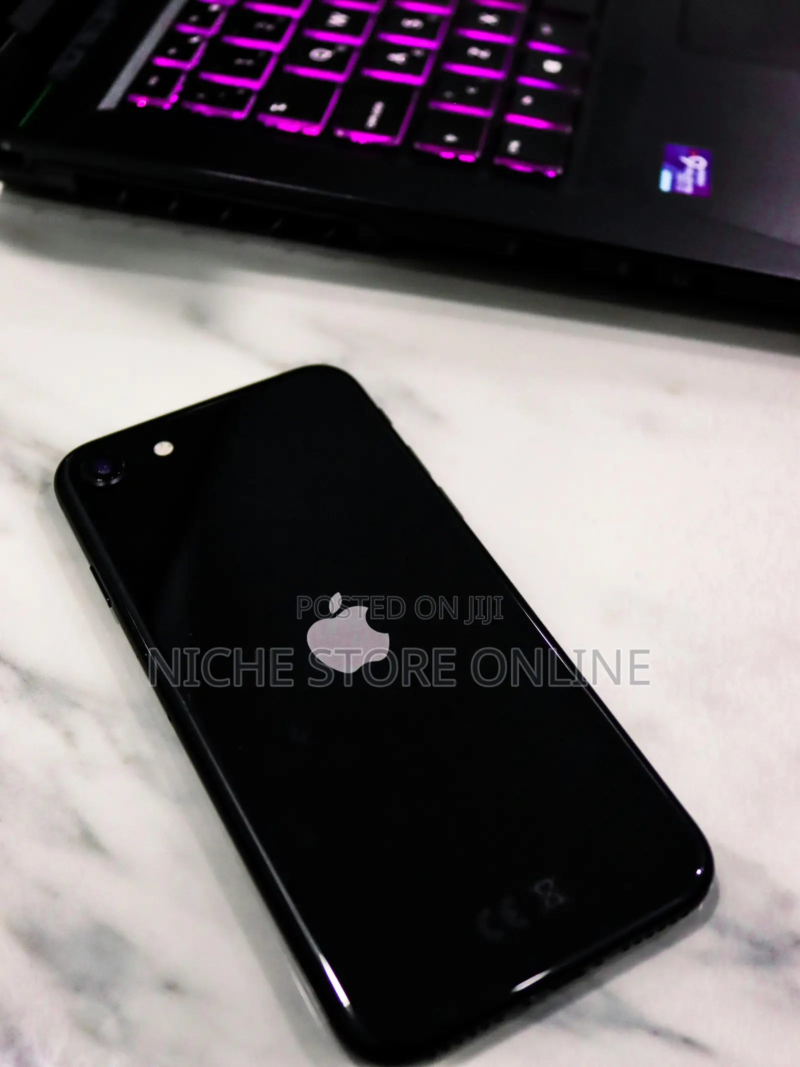 Apple iPhone SE 128 GB Black