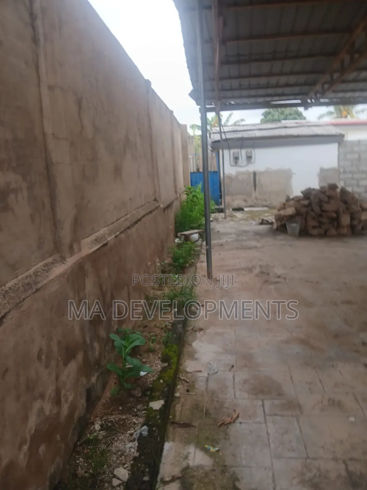 3bdrm House in Chantain - Alhaji, School Area for sale