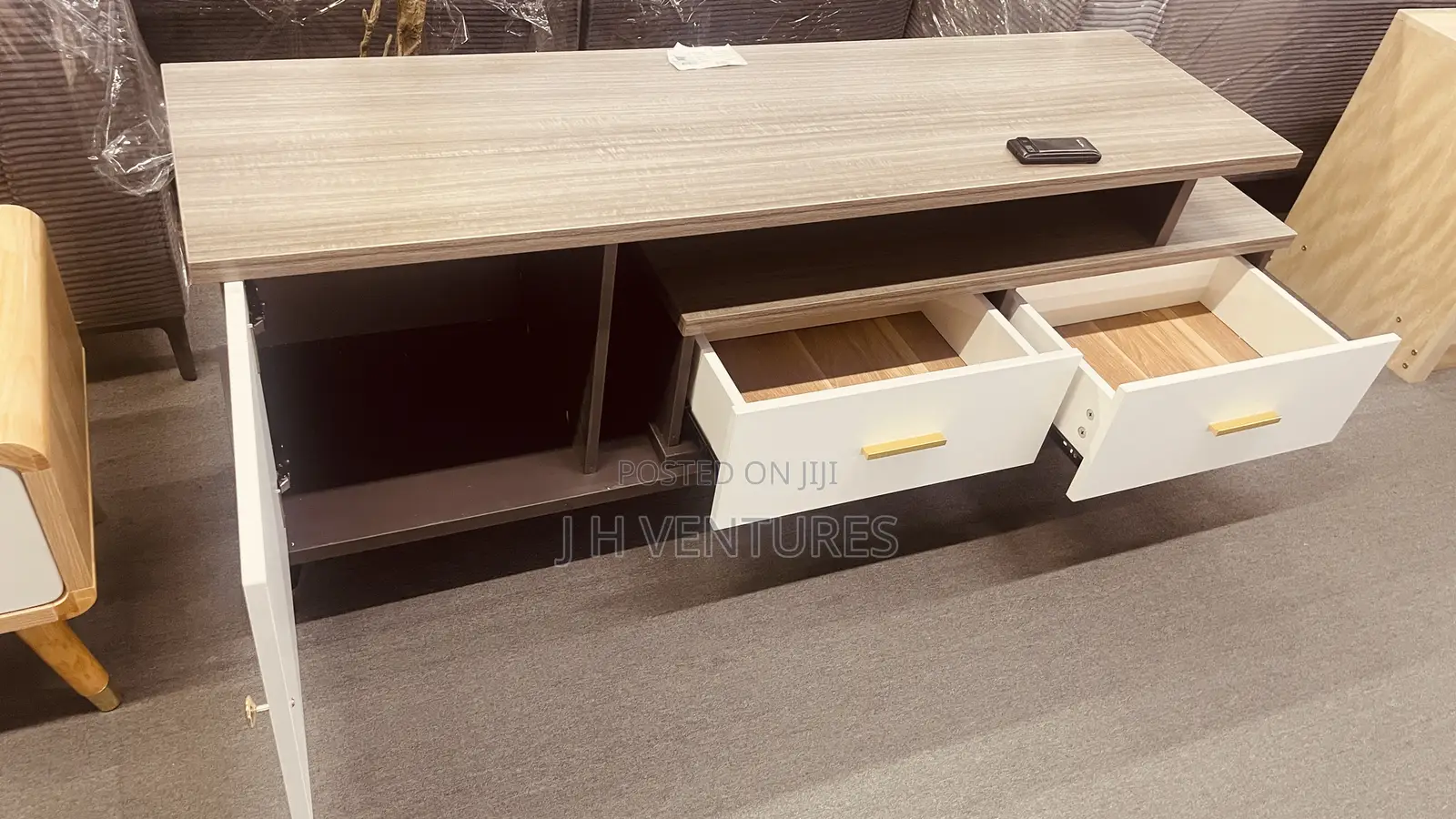 Extendable Wooden Tv Stand