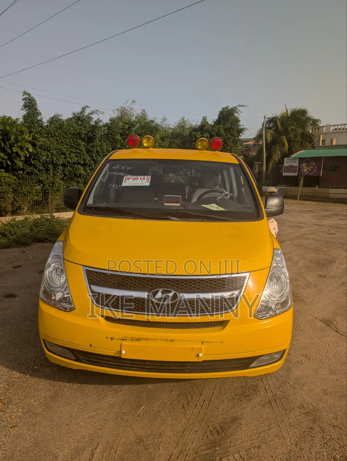 Hyundai Starex 2015 Yellow
