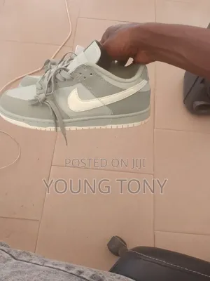 Nike Duke Low Sb Olive Aura